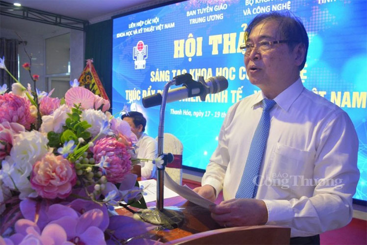 TSKH. Phan Xuân Dũng, Chủ tịch Liên hiệp các Hội khoa học và kỹ thuật Việt Nam phát biểu khai mạc Hội thảo.
